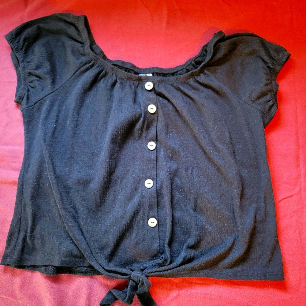 Black crop and tie shirt! Large!